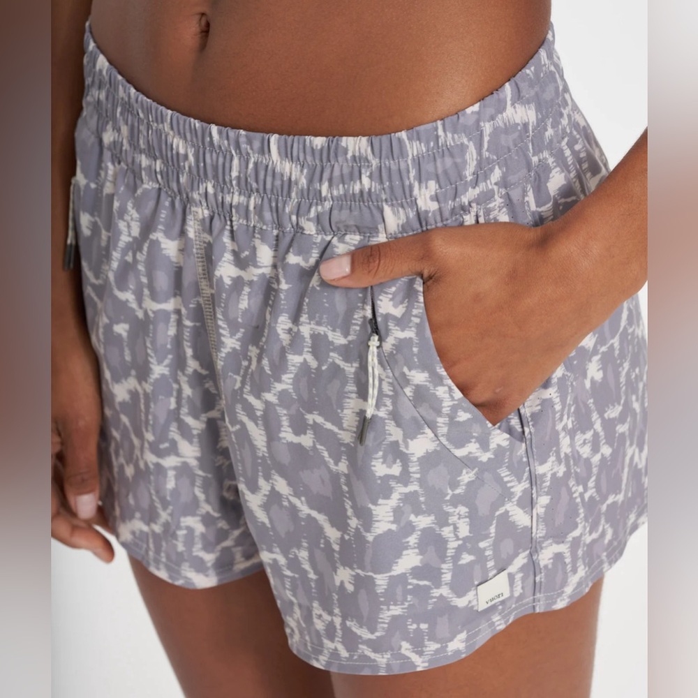 NWT Vuori Dash Shorts Size L